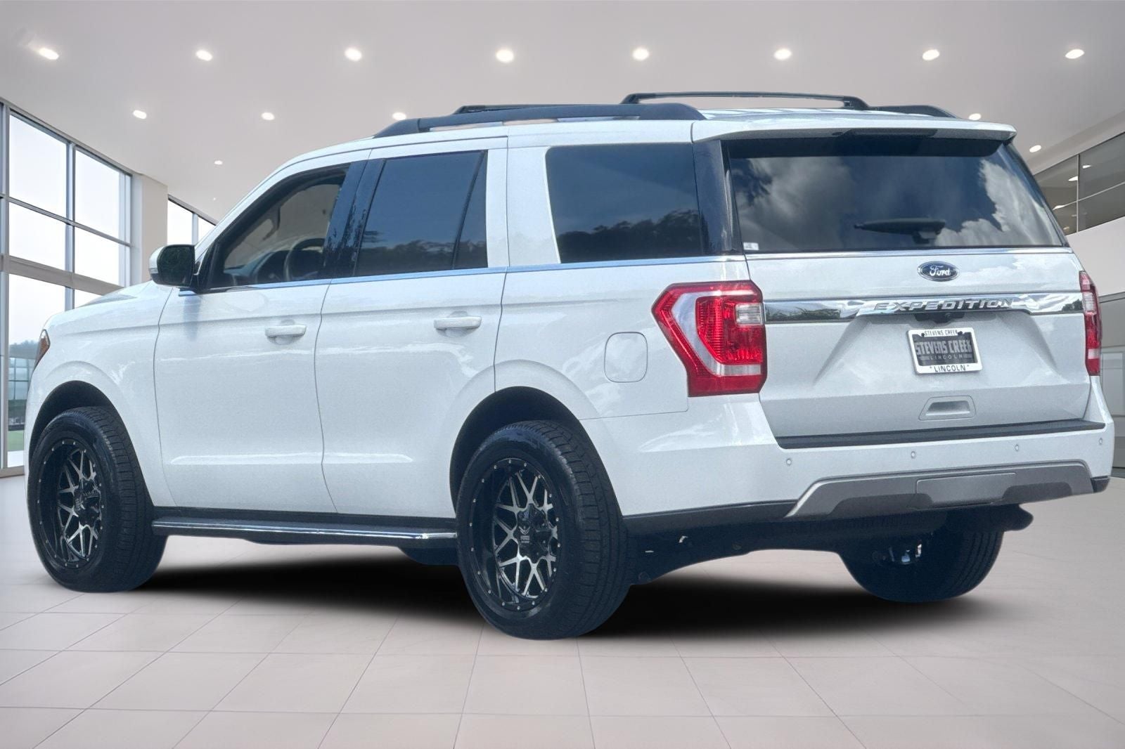 2020 Ford Expedition XLT Equipment Group 202A