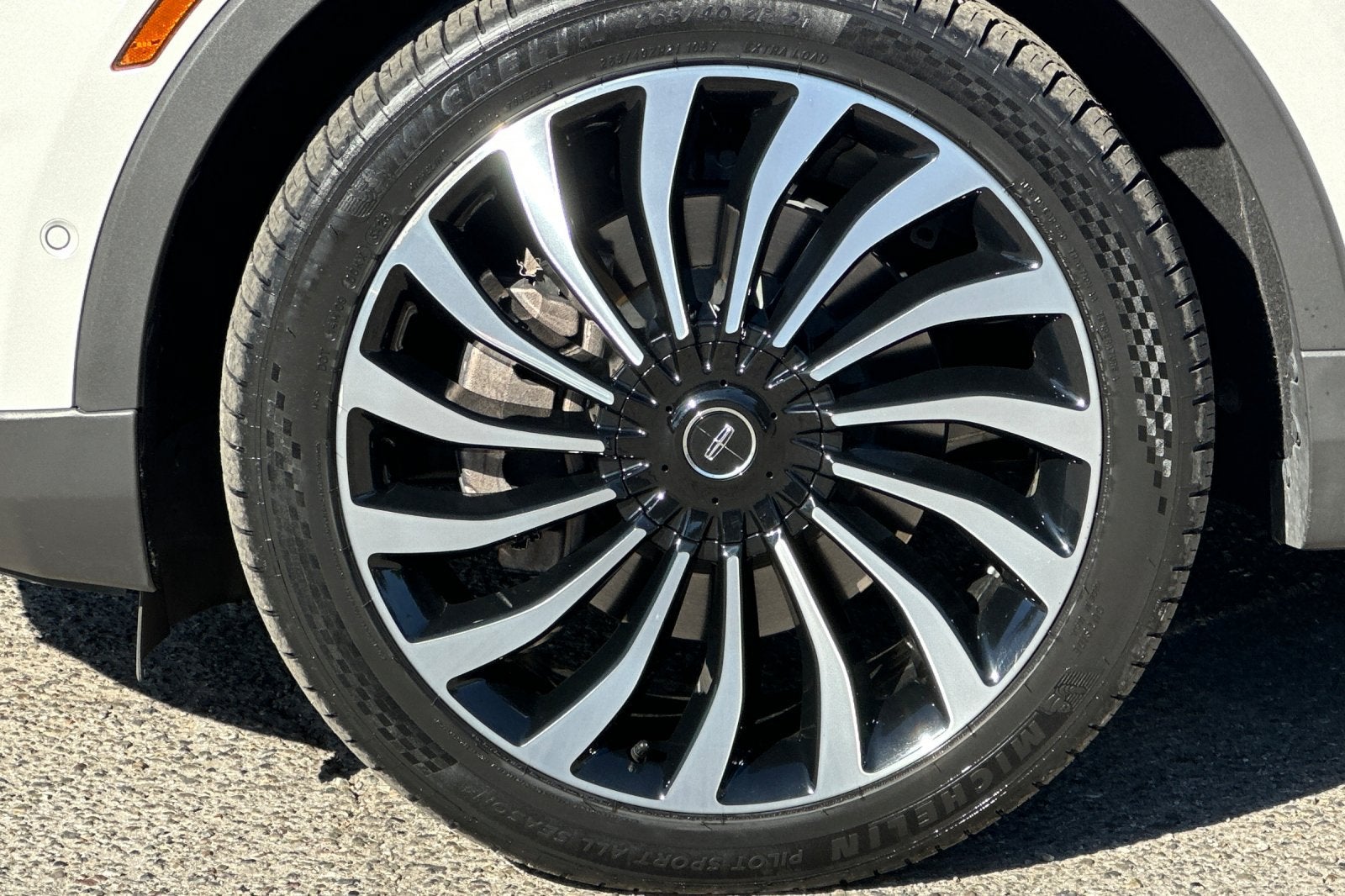 2023 Lincoln Nautilus Black Label