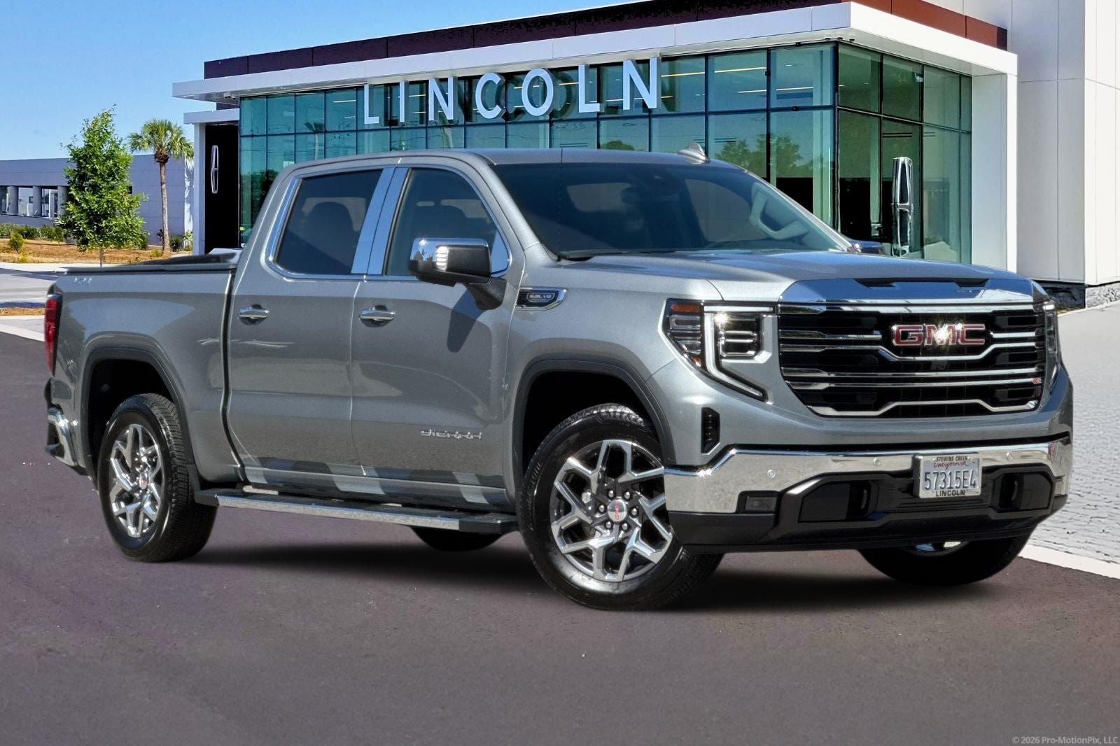 2025 GMC Sierra 1500 SLT