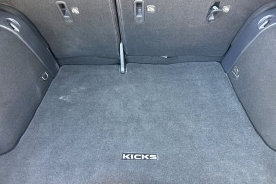 2021 Nissan Kicks SR