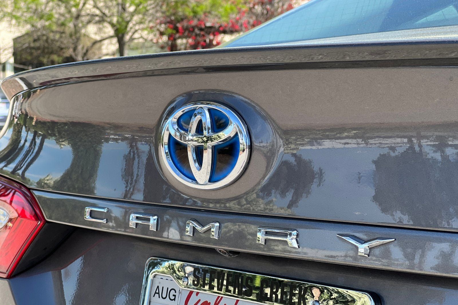 2018 Toyota Camry Hybrid SE