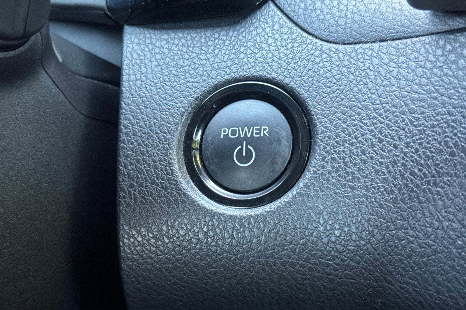 2025 Toyota Camry SE Hybrid