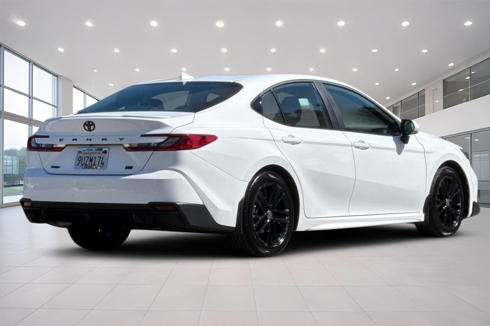 2025 Toyota Camry SE Hybrid