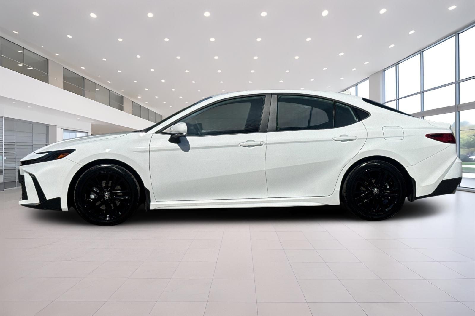 2025 Toyota Camry SE Hybrid