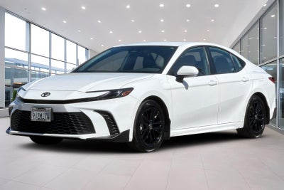 2025 Toyota Camry SE Hybrid