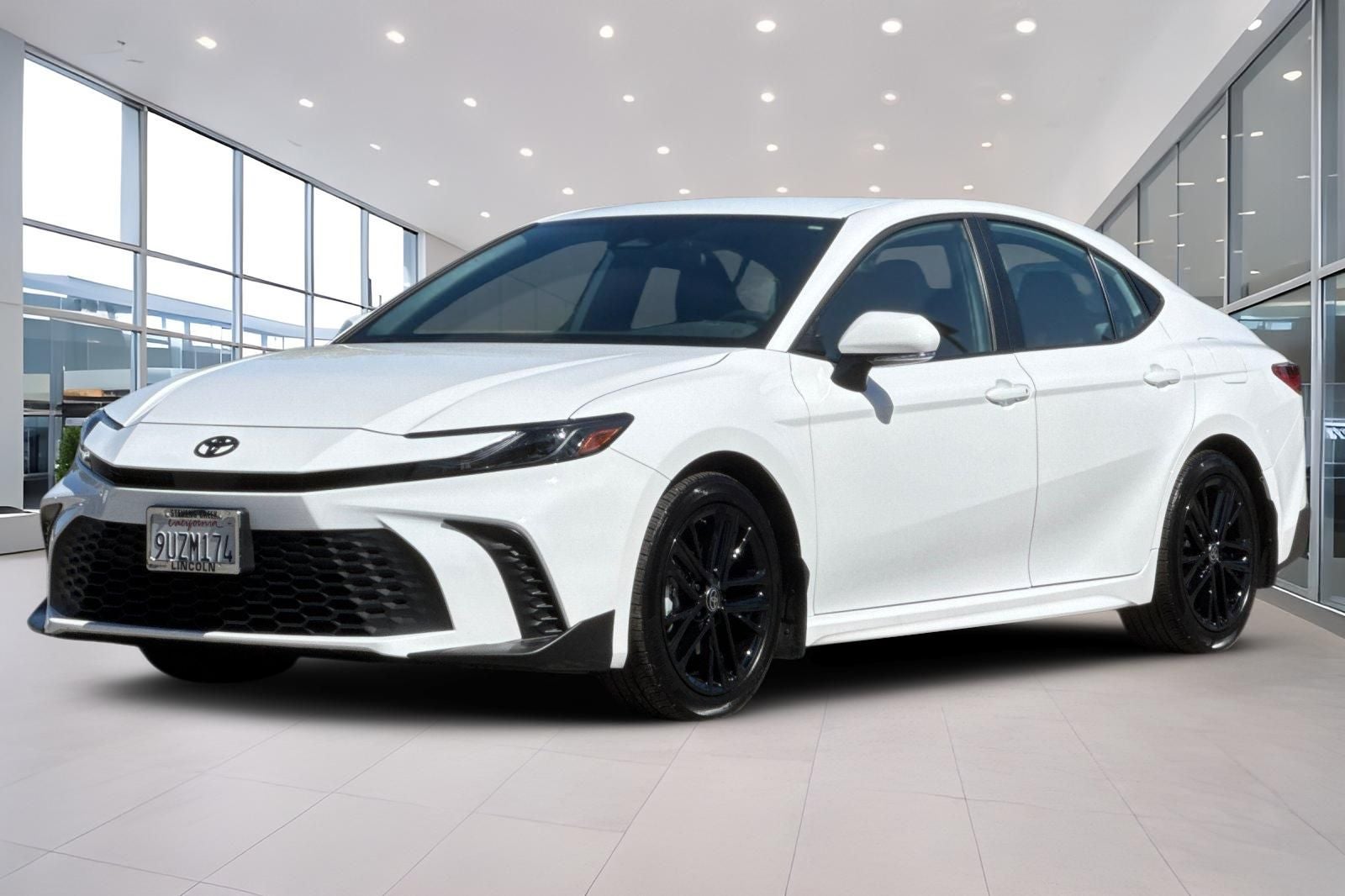 2025 Toyota Camry SE Hybrid