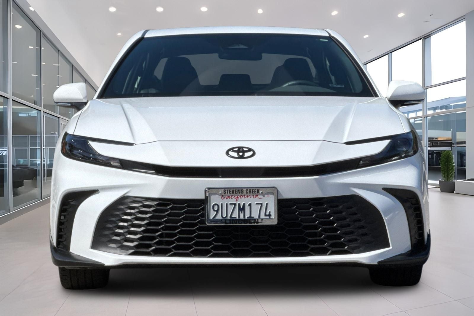 2025 Toyota Camry SE Hybrid