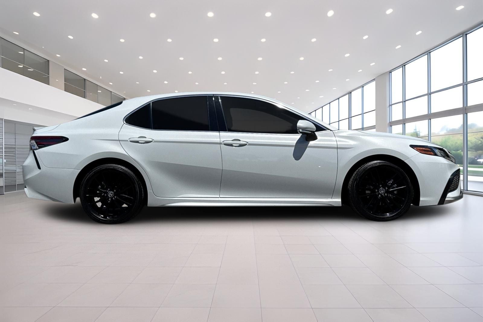 2022 Toyota Camry Hybrid XSE