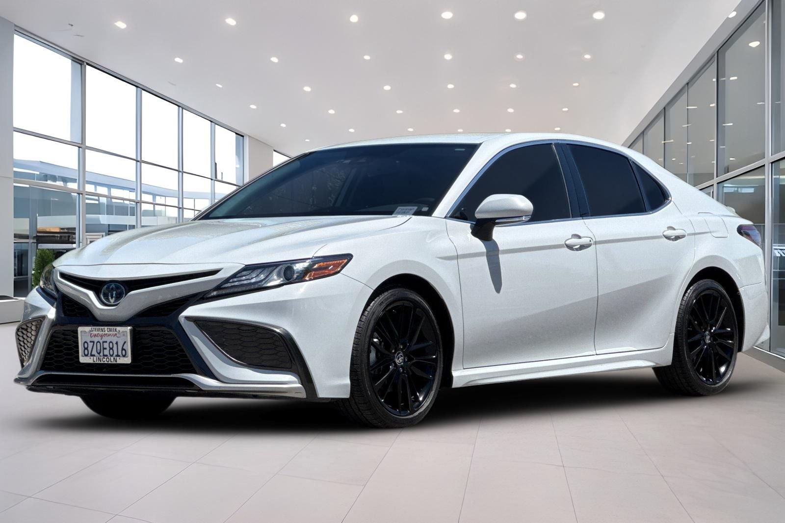 2022 Toyota Camry Hybrid XSE