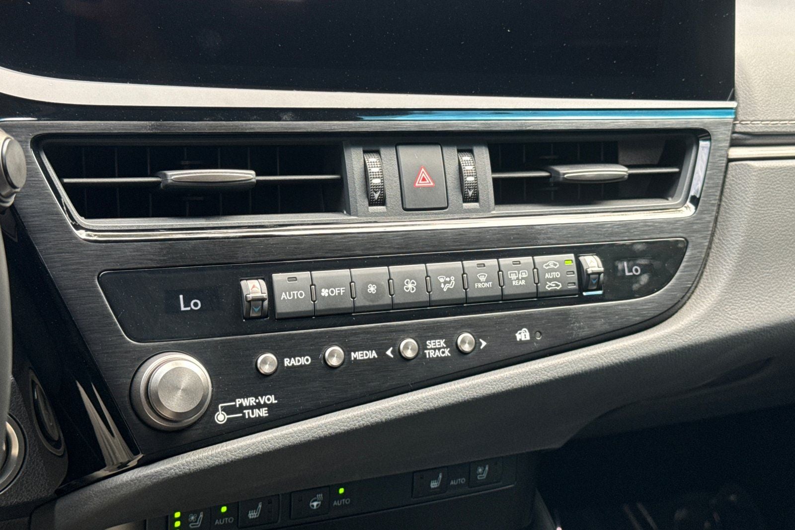 2025 Lexus ES 300h