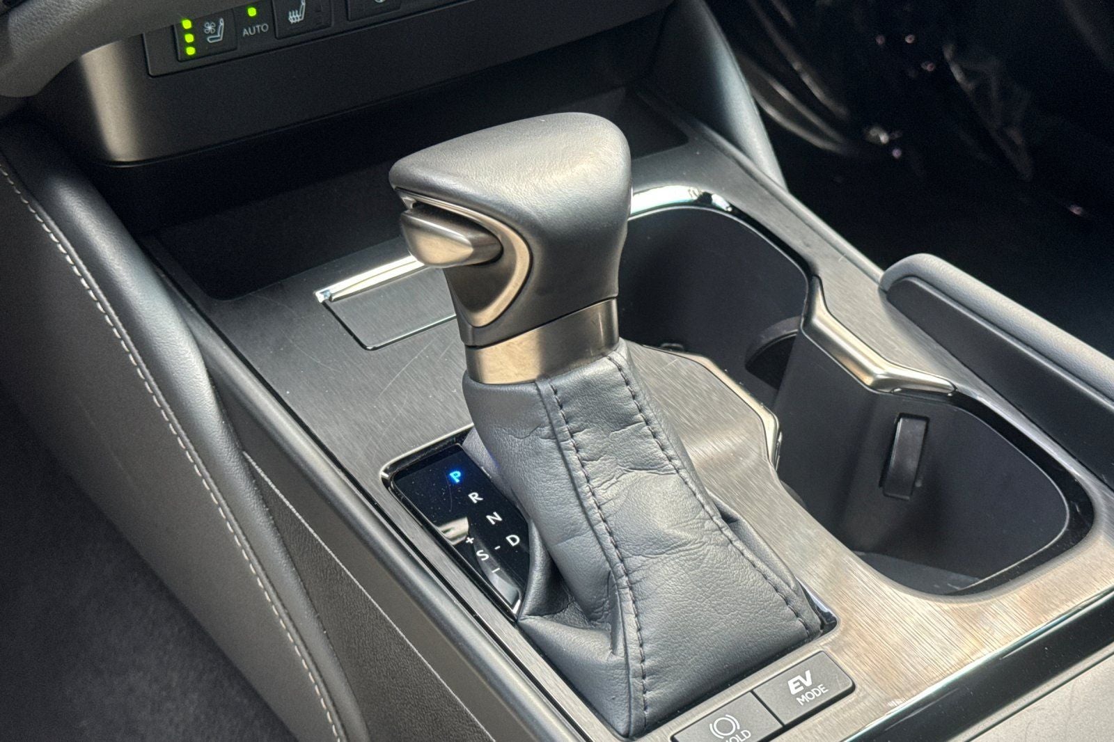 2025 Lexus ES 300h