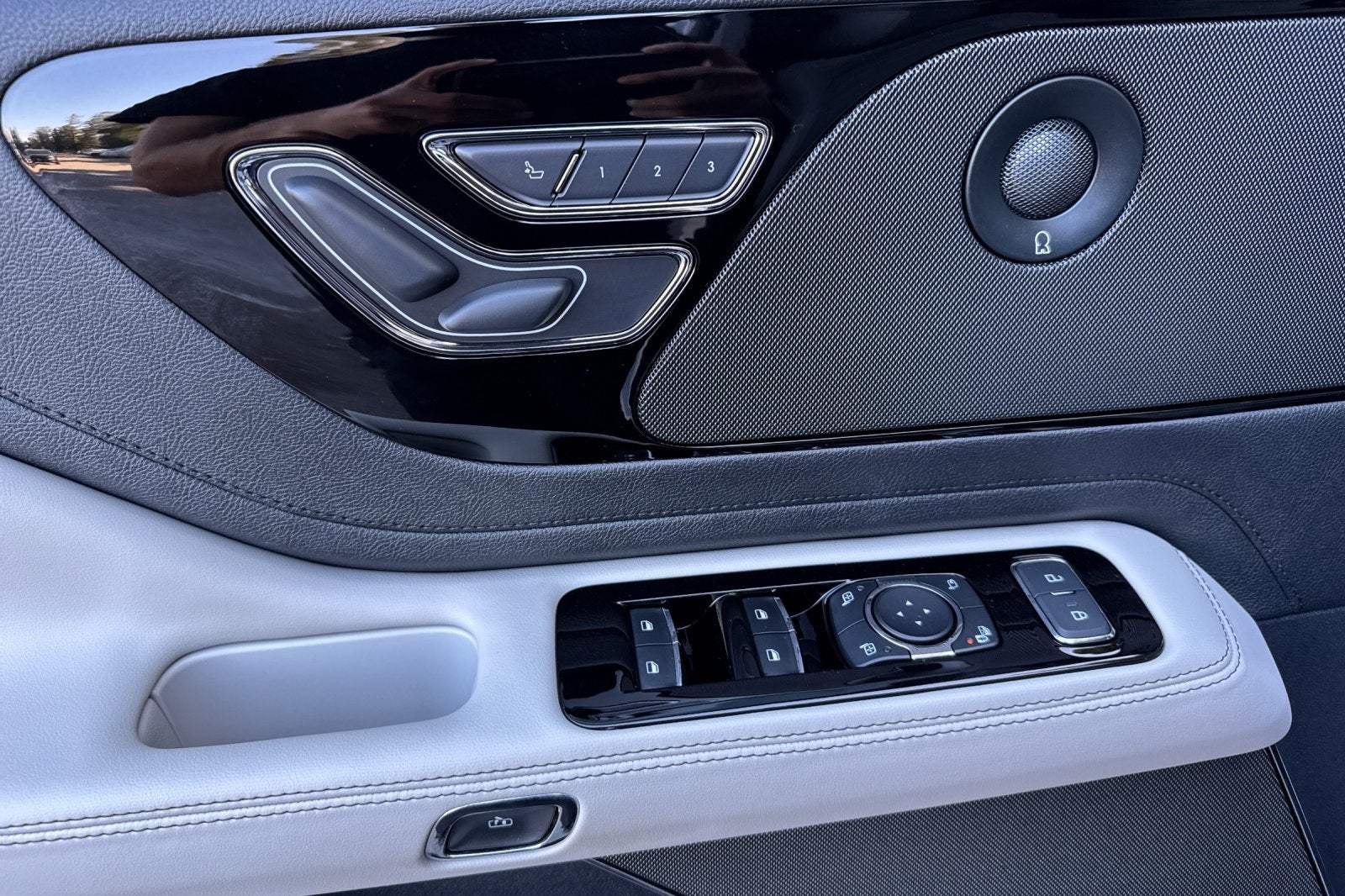 2025 Lincoln Aviator Reserve Equipment Group 200A