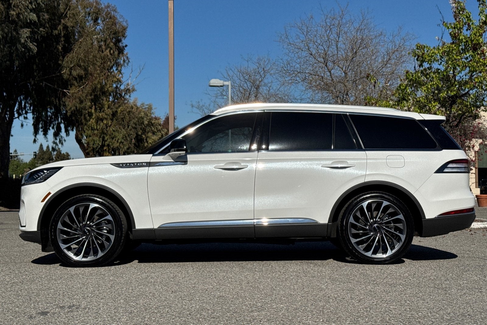 2025 Lincoln Aviator Reserve Equipment Group 200A