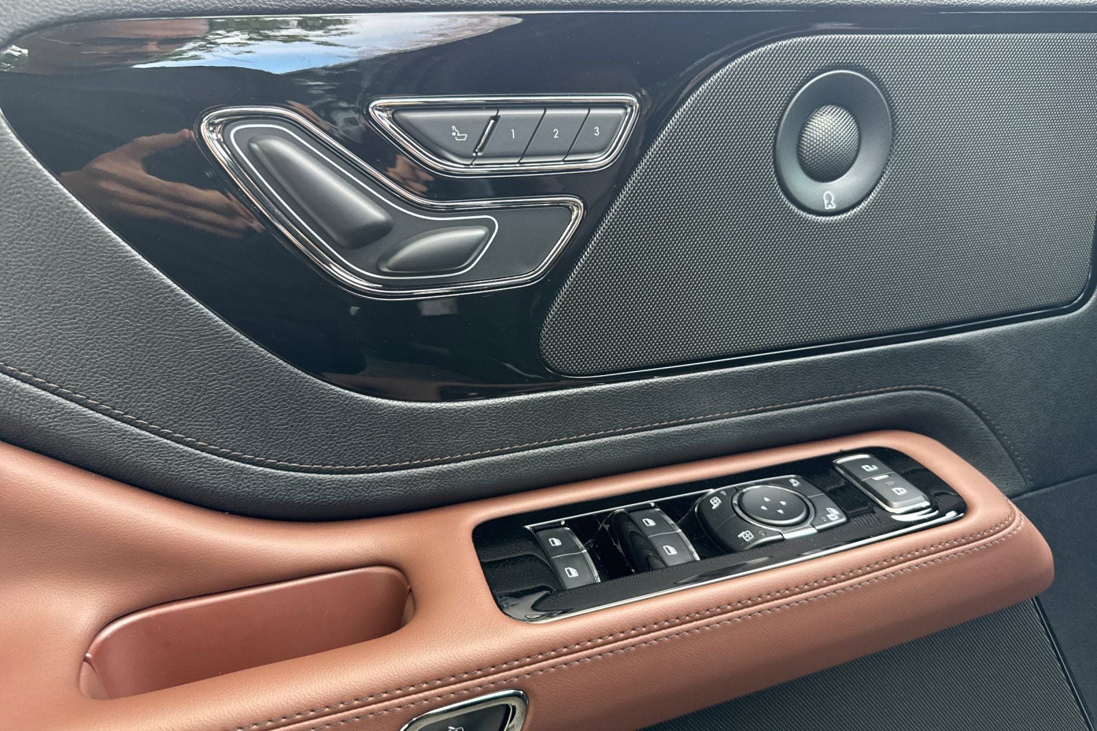 2025 Lincoln Aviator Reserve Equipment Group 200A