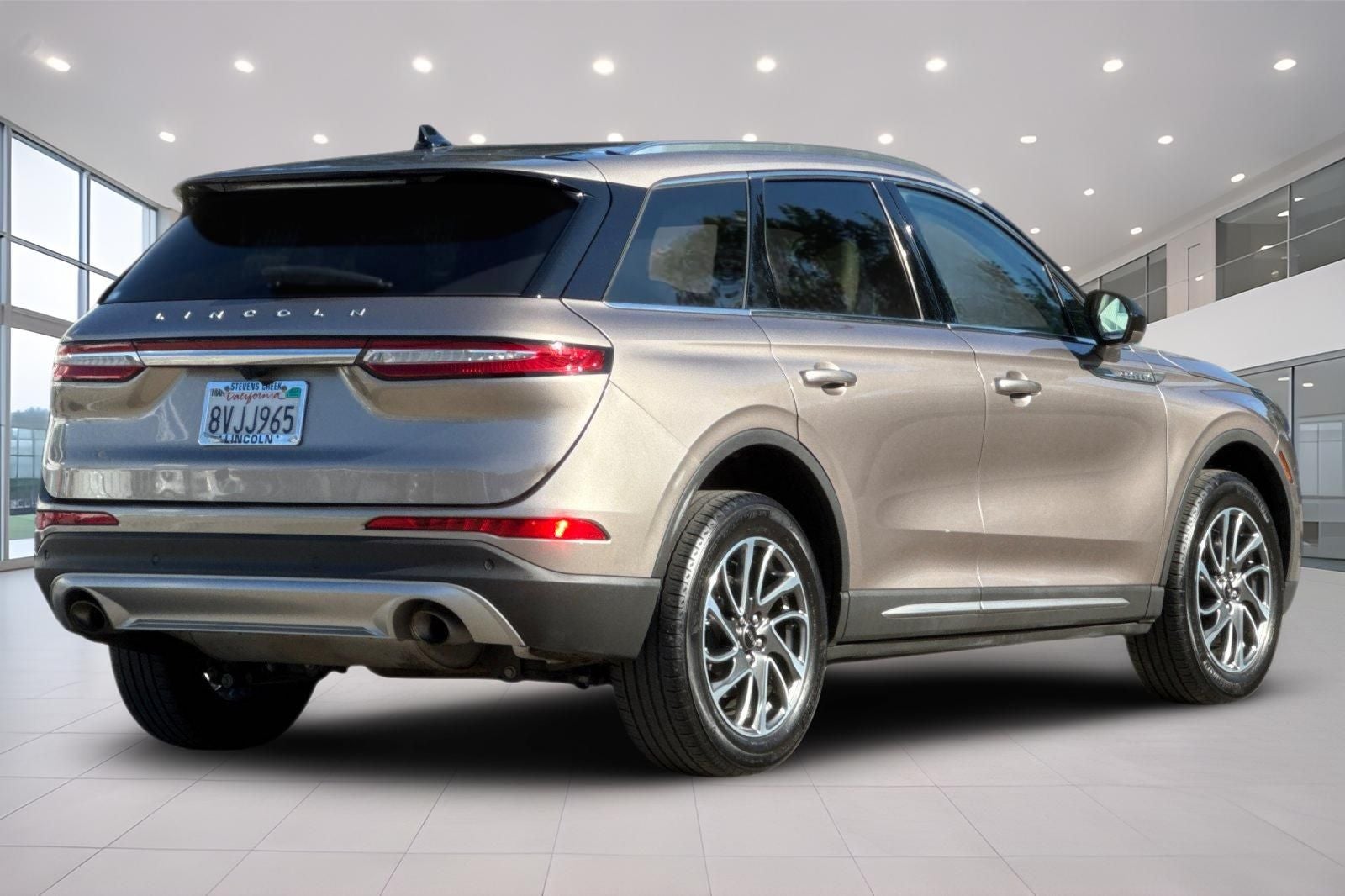 2021 Lincoln Corsair Standard Equipment Group 101A