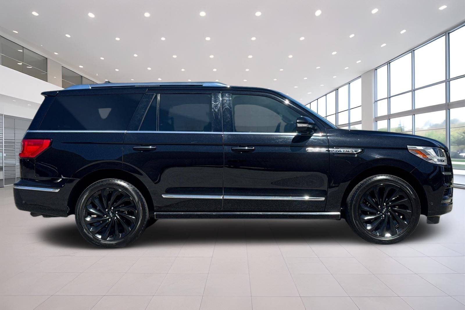 2021 Lincoln Navigator Reserve Equipment Group 208A