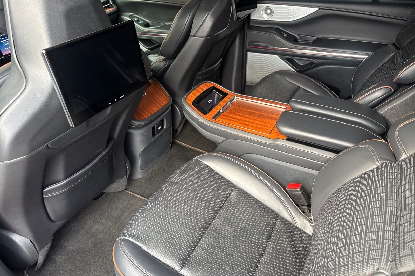 2025 Lincoln Navigator Black Label Equipment Group 800A Black Label