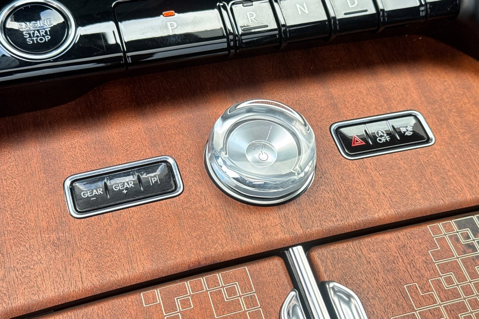 2025 Lincoln Navigator Black Label Equipment Group 800A Black Label