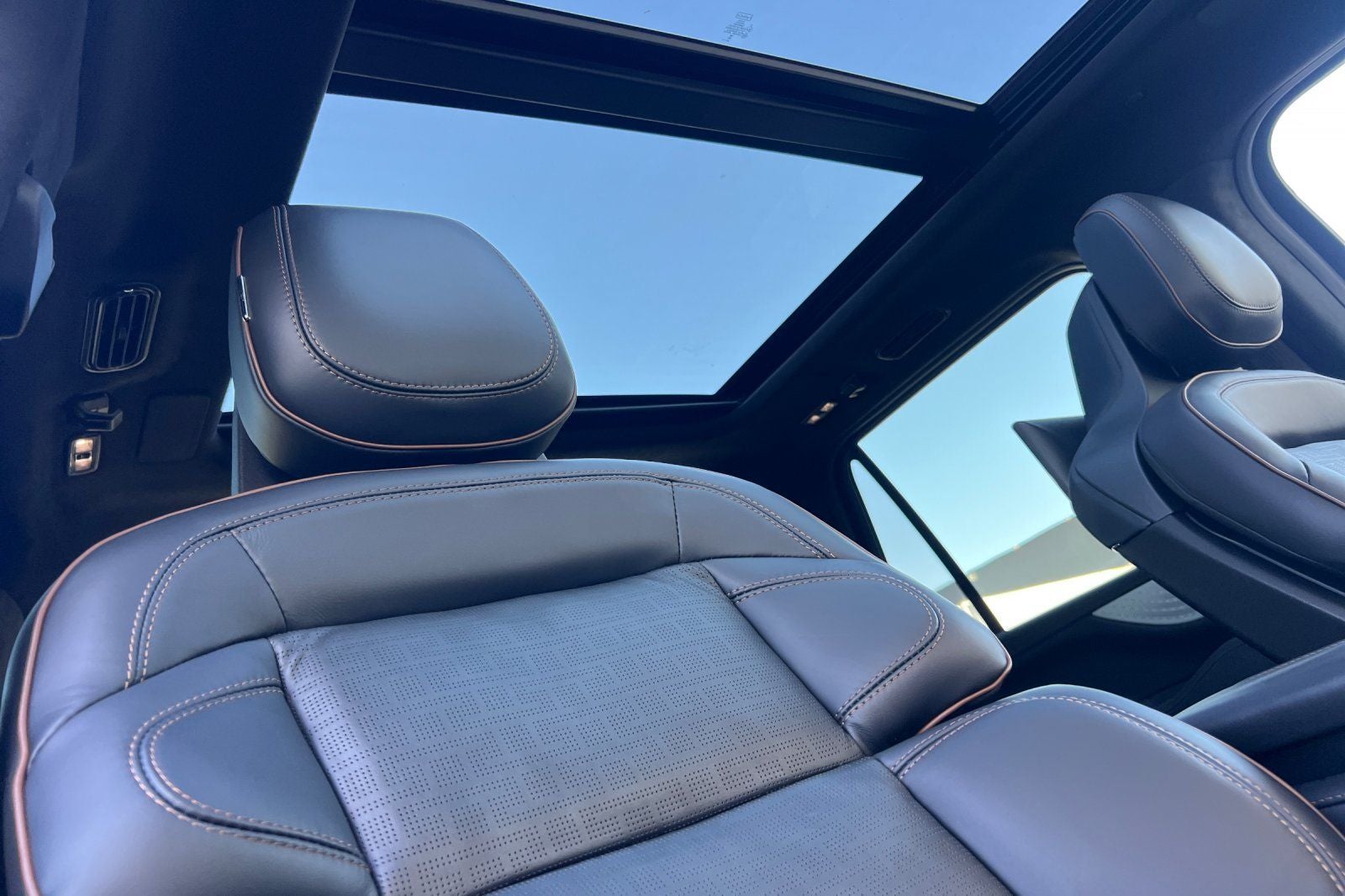 2025 Lincoln Navigator Black Label
