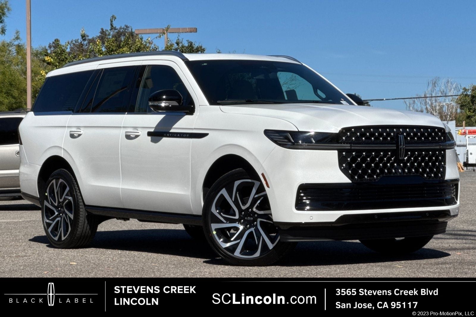 2027 Lincoln Navigator