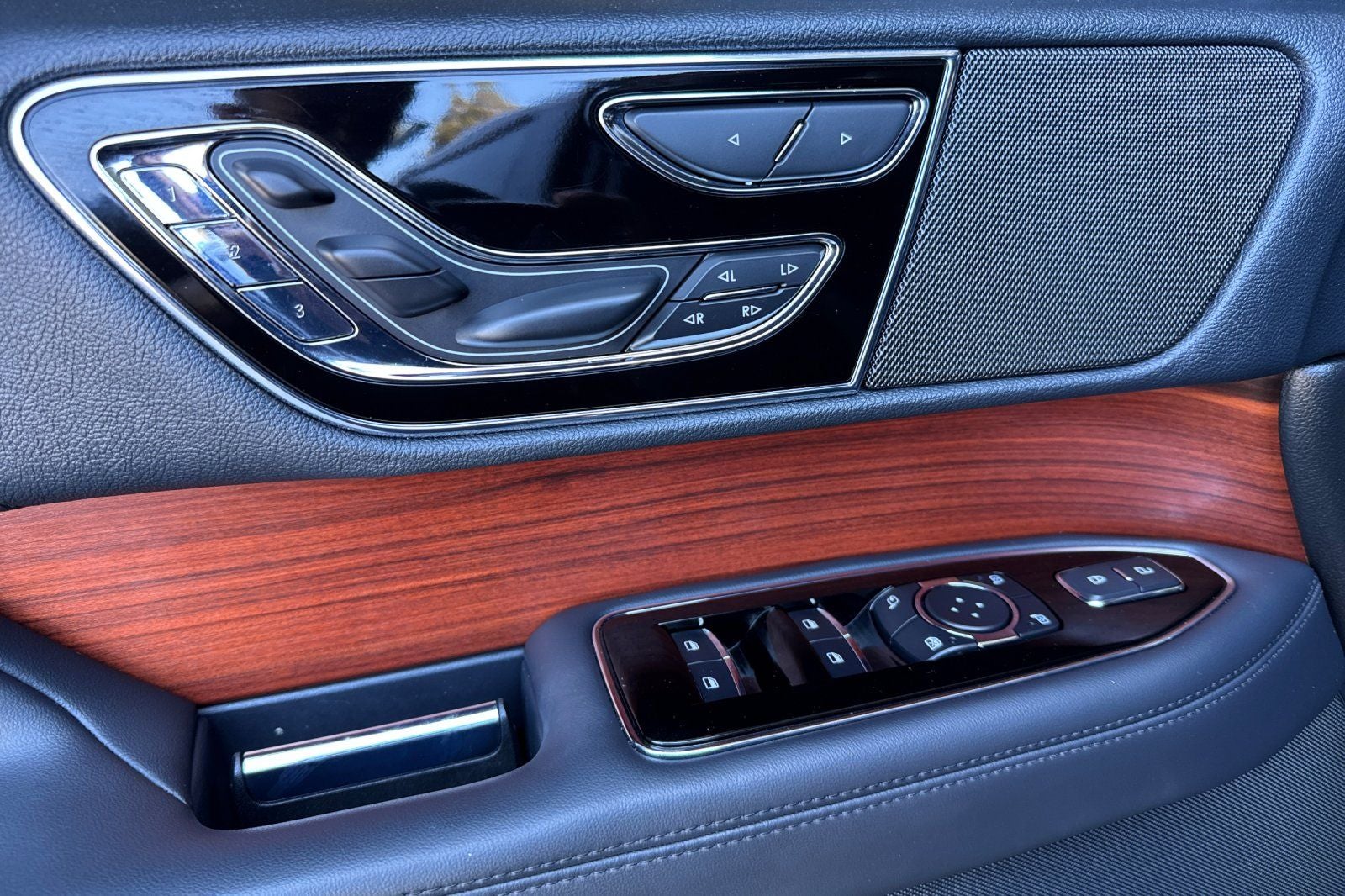 2023 Lincoln Navigator L Reserve