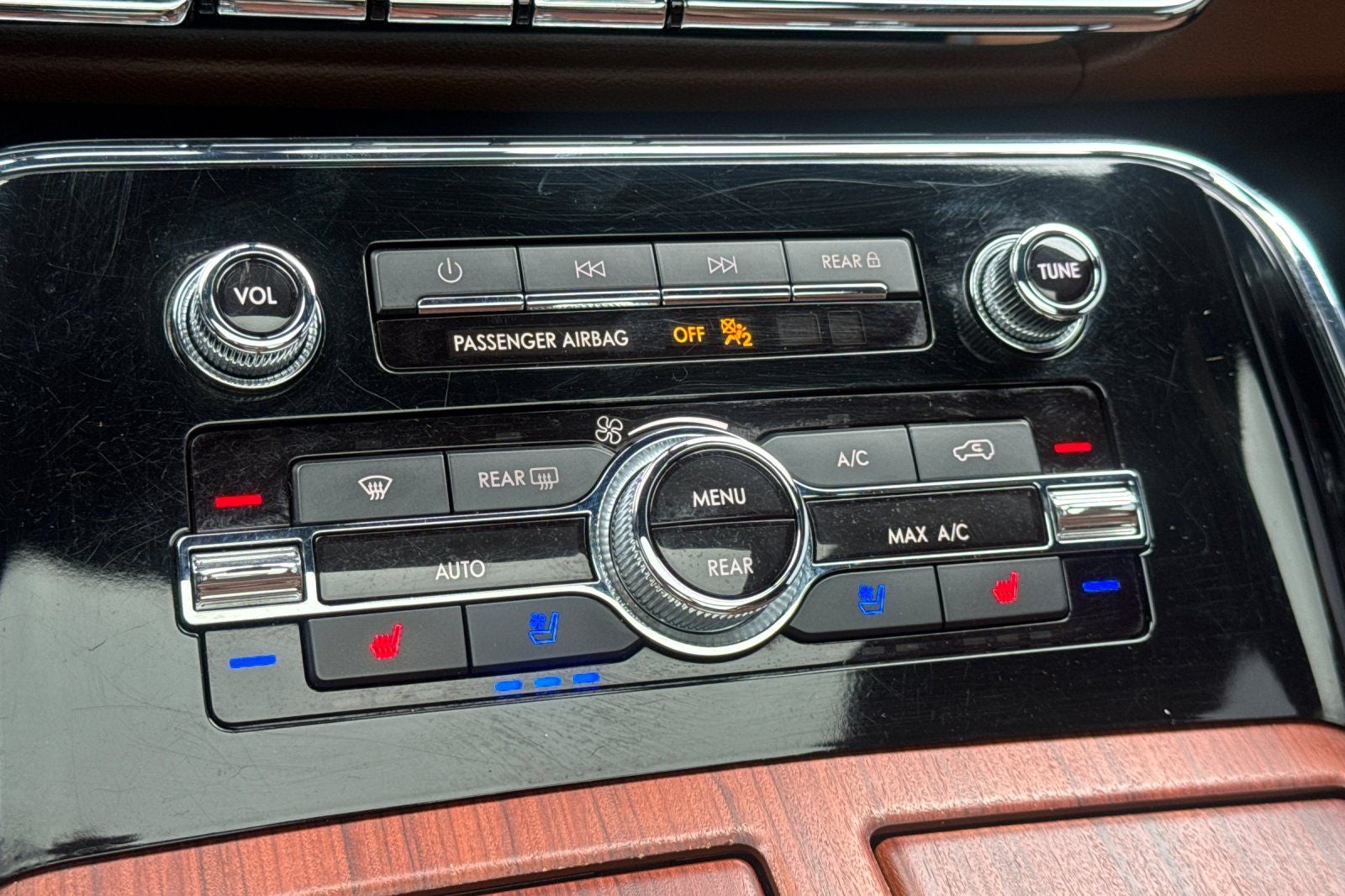 2023 Lincoln Navigator L Reserve Equipment Group 201A Reserve I