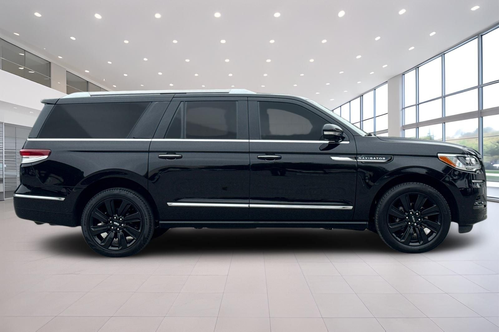 2023 Lincoln Navigator L Reserve Equipment Group 201A Reserve I
