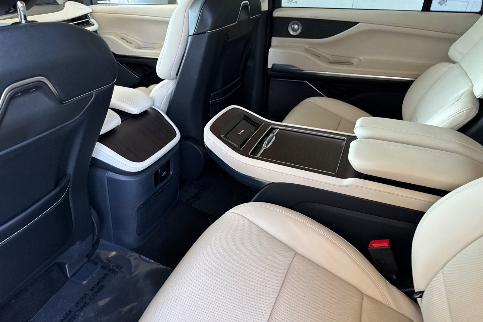 2027 Lincoln Navigator L Reserve