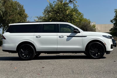 2027 Lincoln Navigator L Reserve