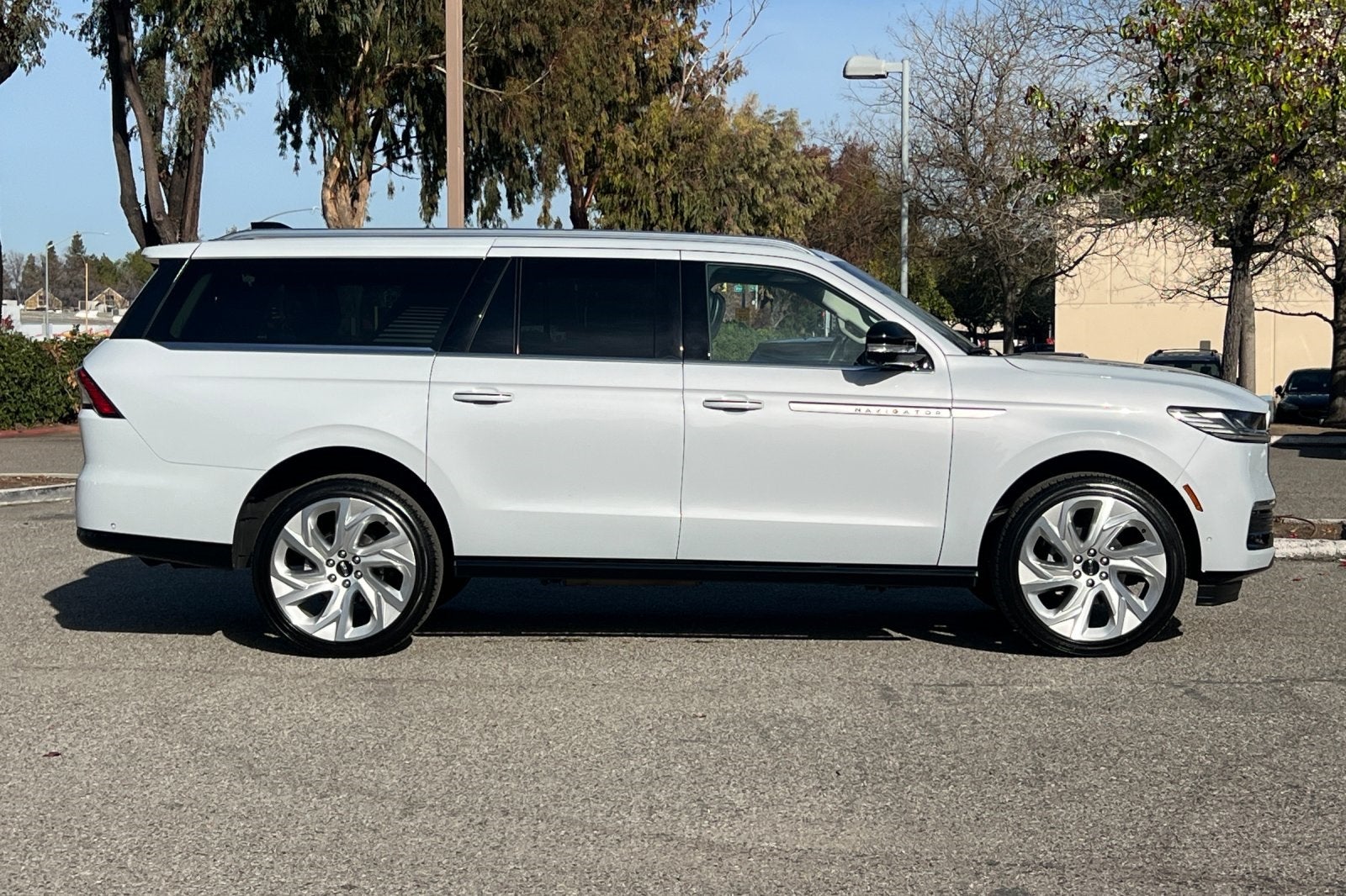 2025 Lincoln Navigator L Reserve Equipment Group 202A Reserve II