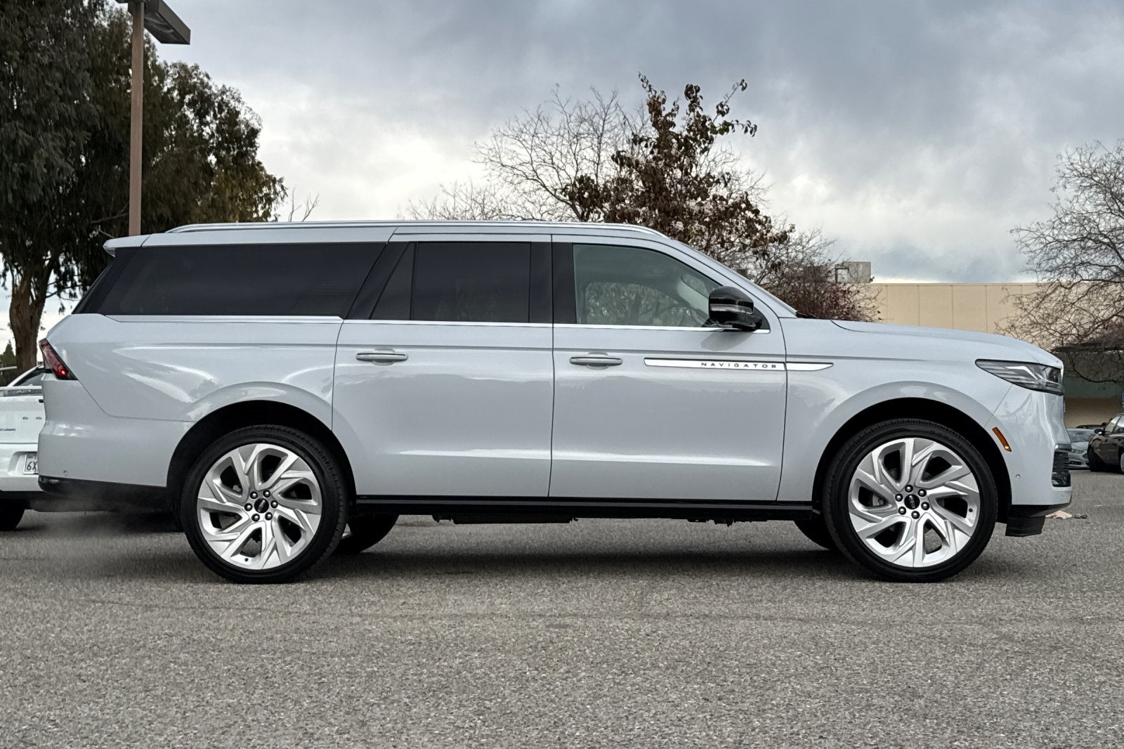 2025 Lincoln Navigator L Reserve Equipment Group 202A Reserve II