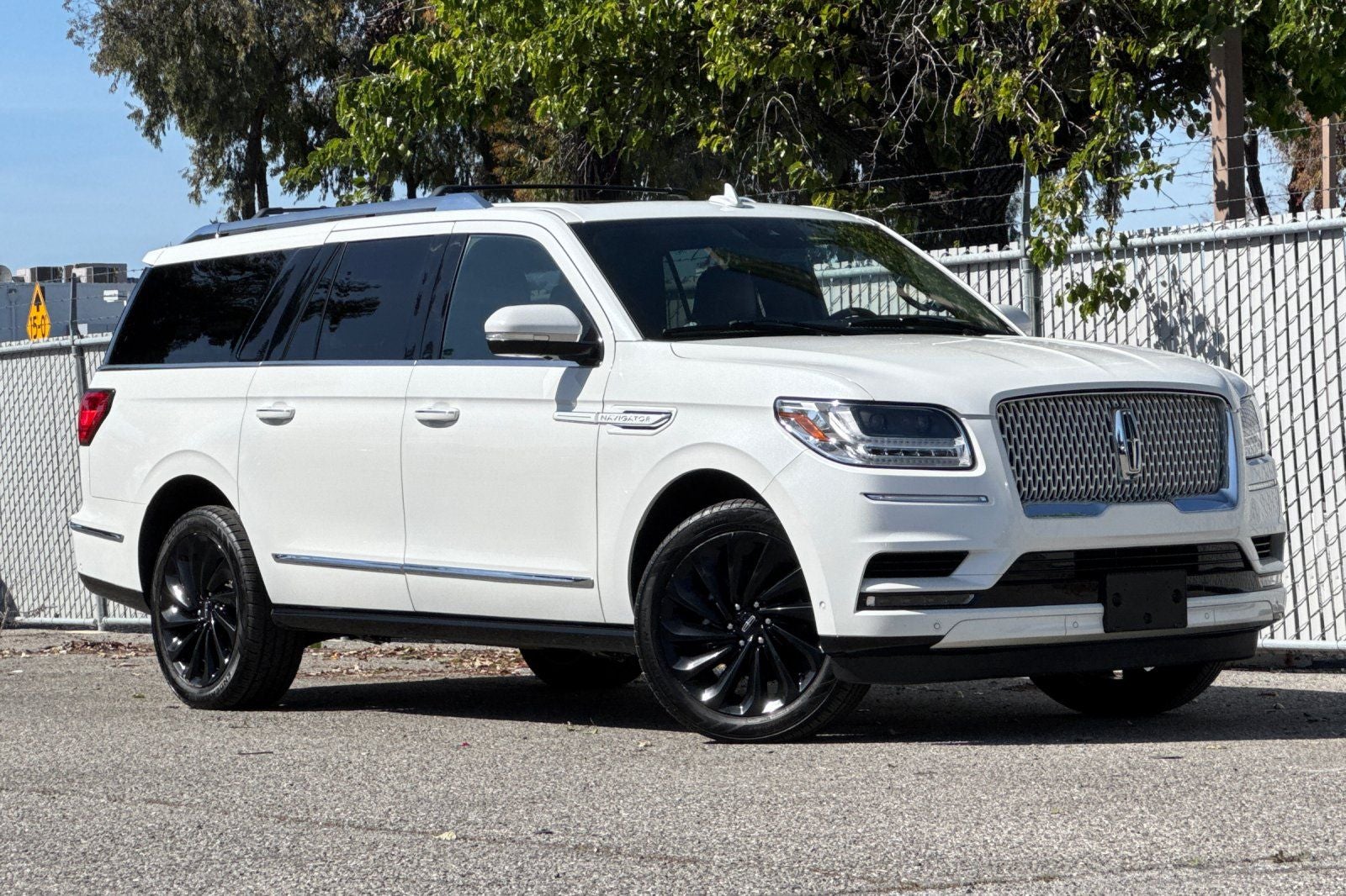 2021 Lincoln Navigator L Reserve Equipment Group 208A Reserve Monochromatic