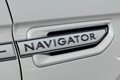 2021 Lincoln Navigator L Reserve Equipment Group 208A Reserve Monochromatic