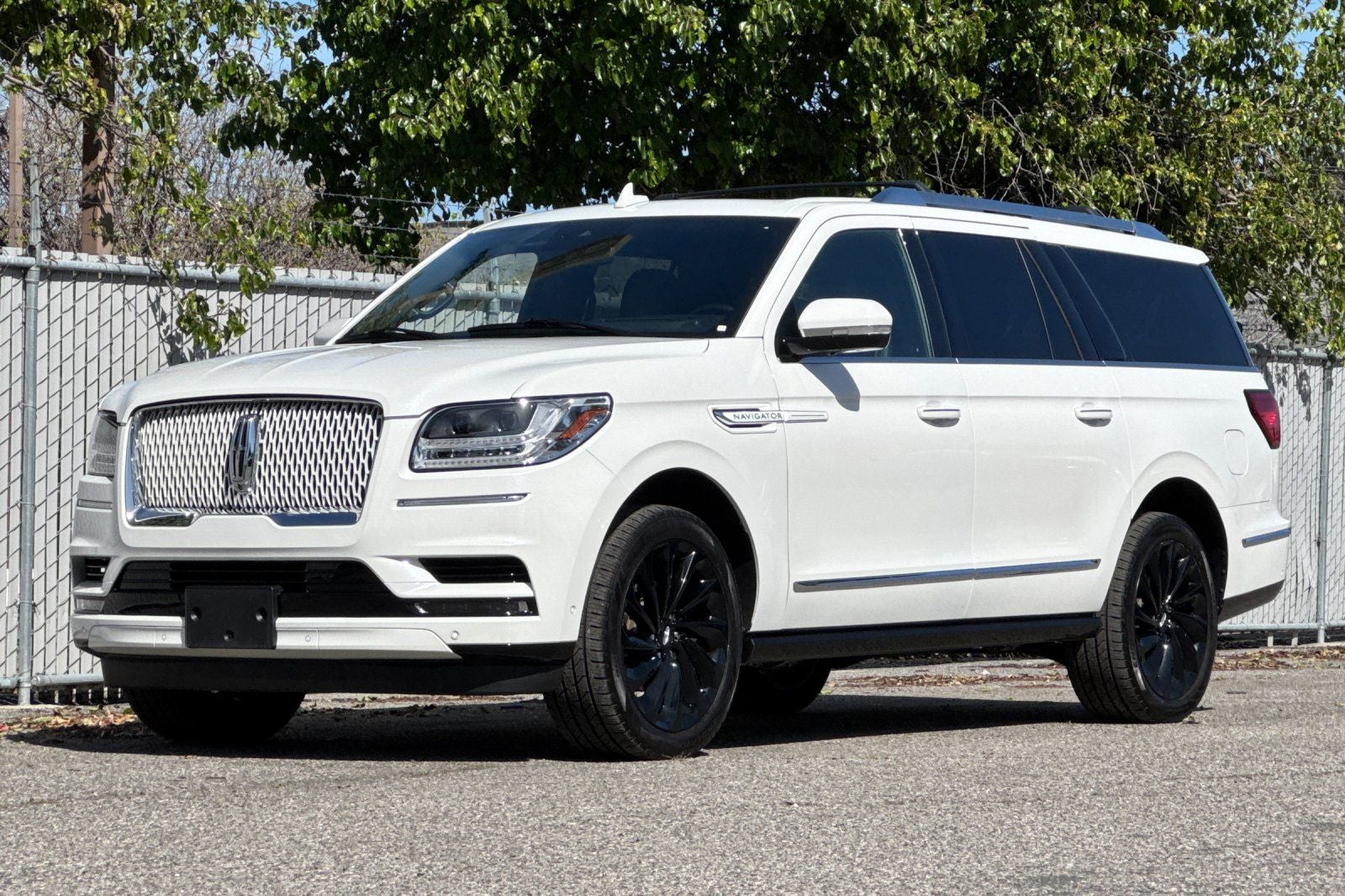 2021 Lincoln Navigator L Reserve Equipment Group 208A Reserve Monochromatic