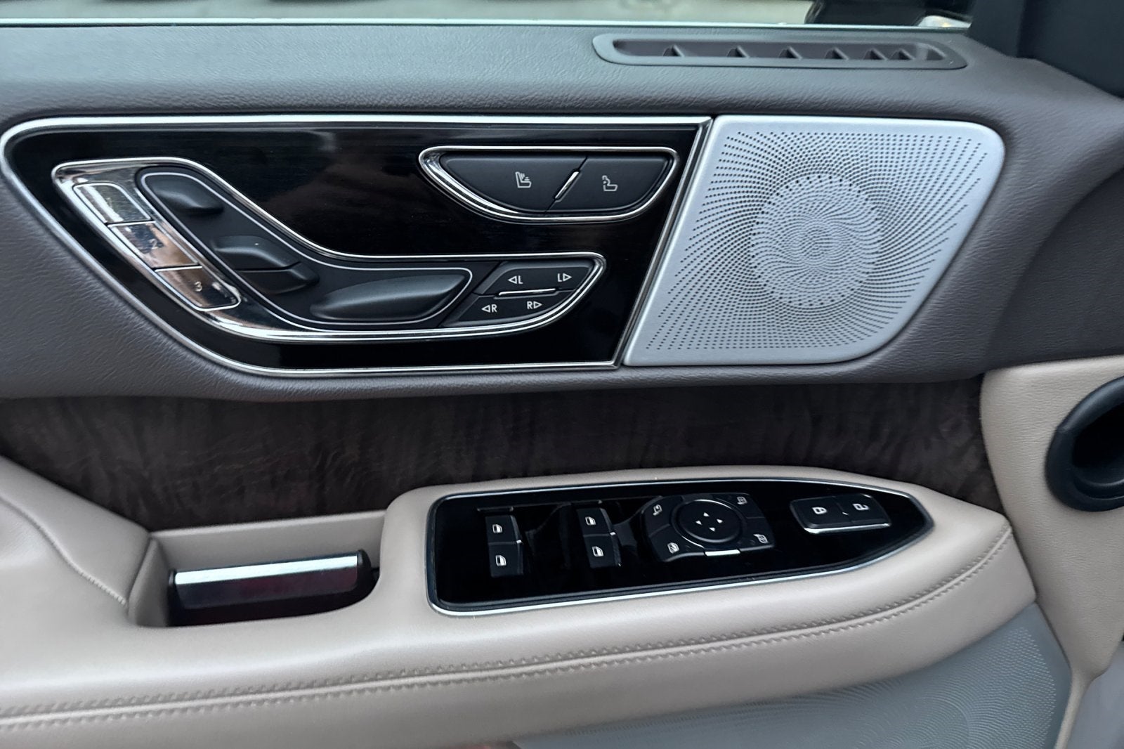 2022 Lincoln Navigator L L Reserve Luxury Package