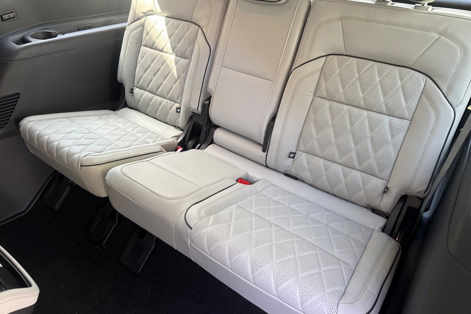 2027 Lincoln Navigator L Black Label