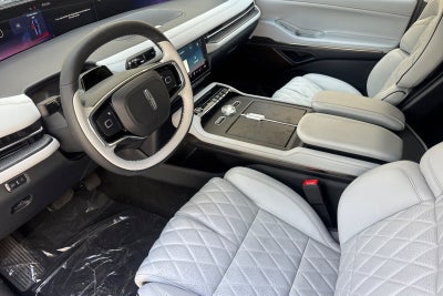2027 Lincoln Navigator L Black Label