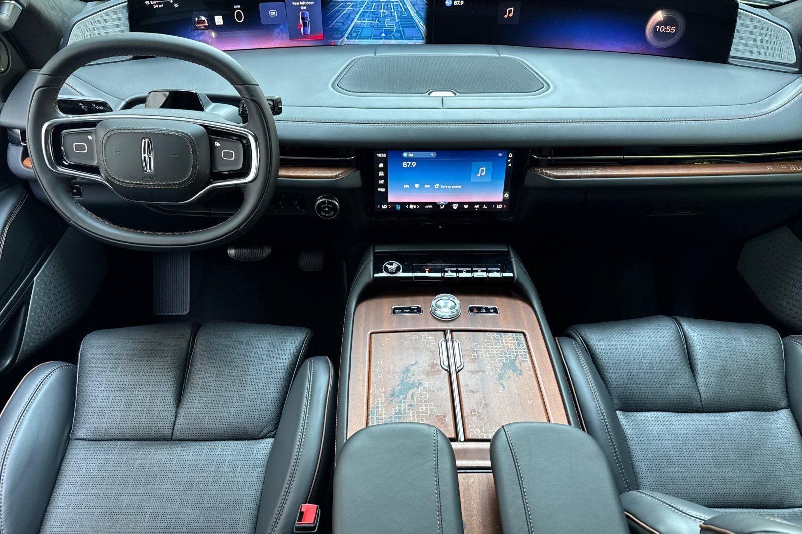 2027 Lincoln Navigator L Black Label
