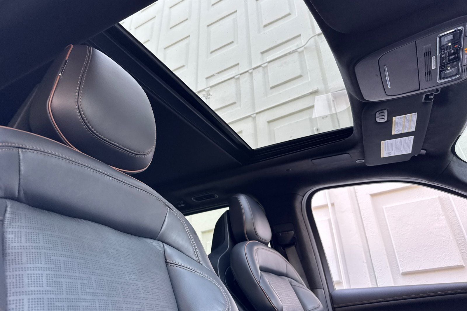 2027 Lincoln Navigator L Black Label