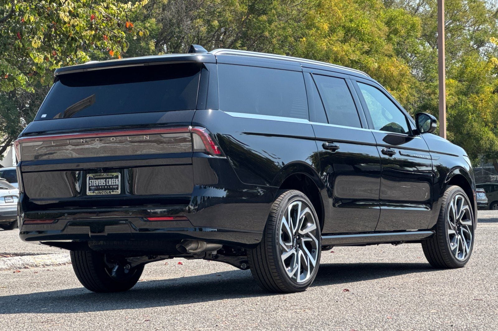 2027 Lincoln Navigator L Black Label