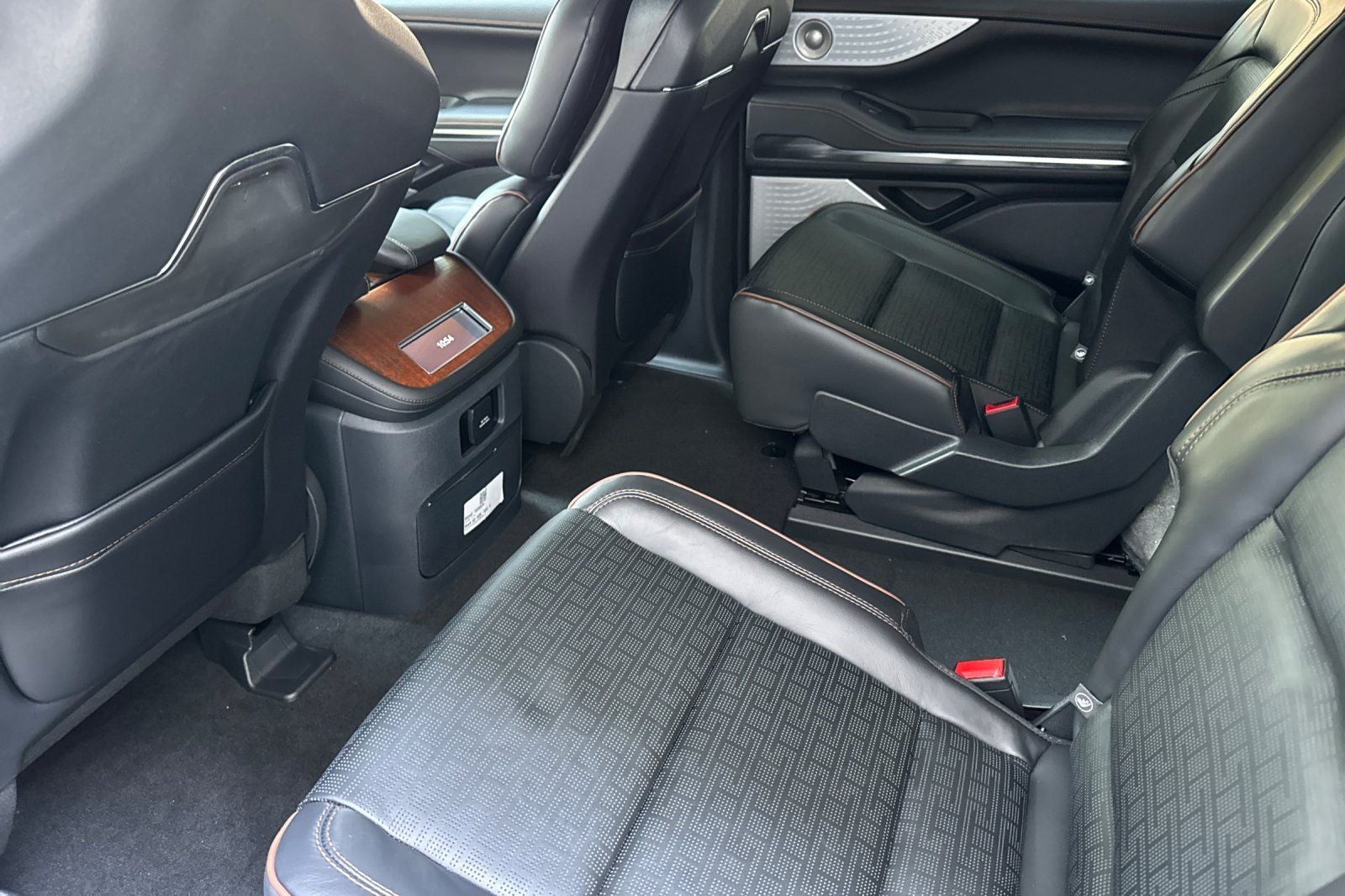 2027 Lincoln Navigator L Black Label
