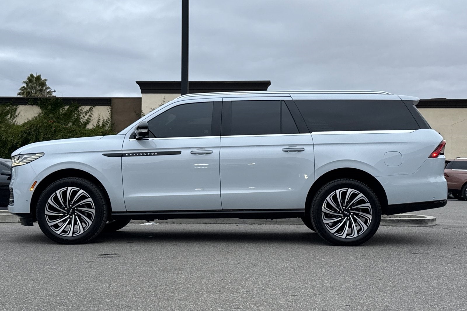 2025 Lincoln Navigator L Black Label