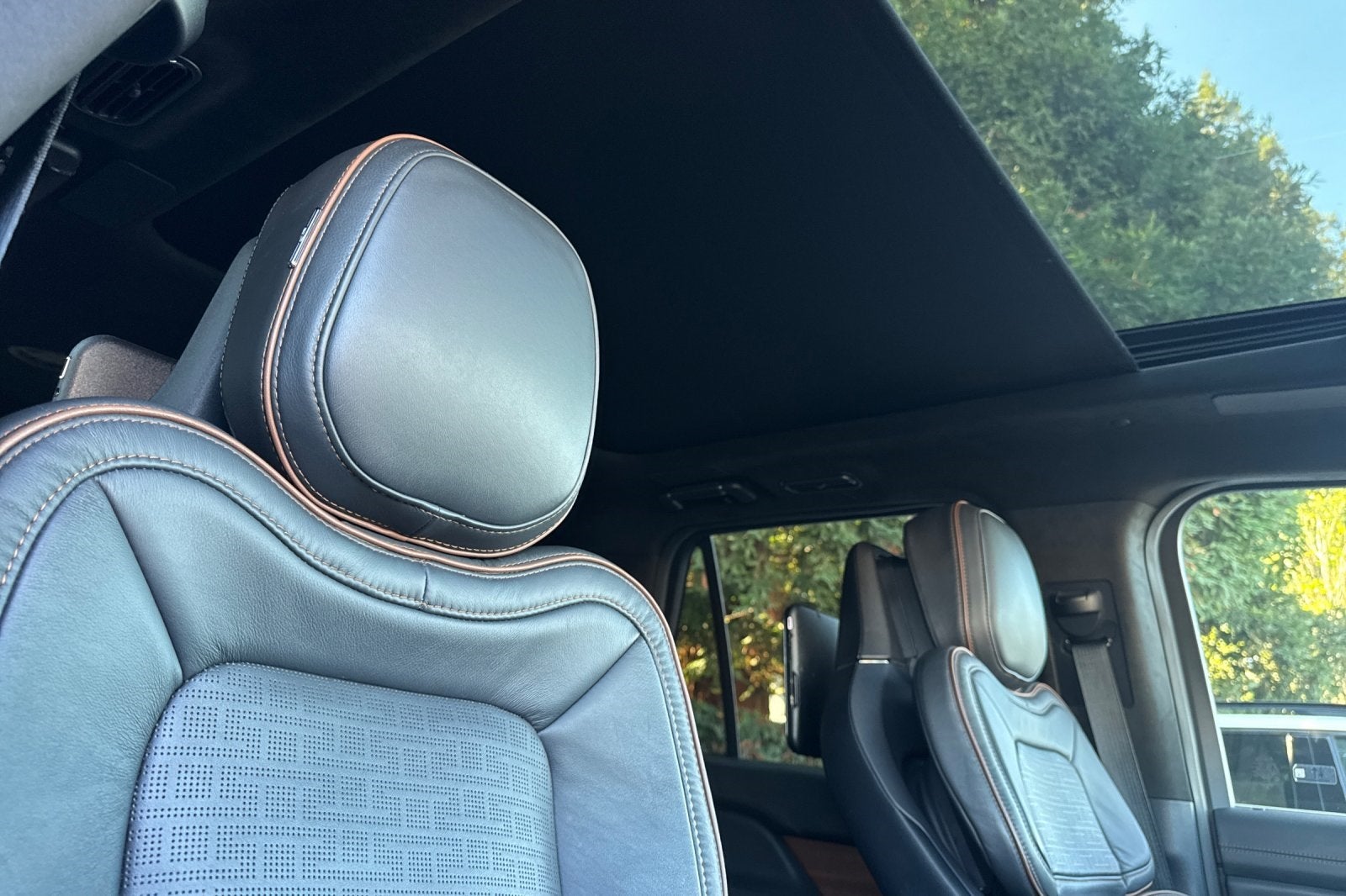 2022 Lincoln Navigator L L Black Label Equipment Group 800A Black Label