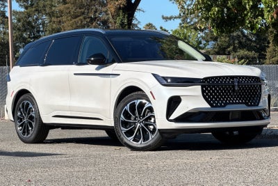 2025 Lincoln Nautilus Reserve