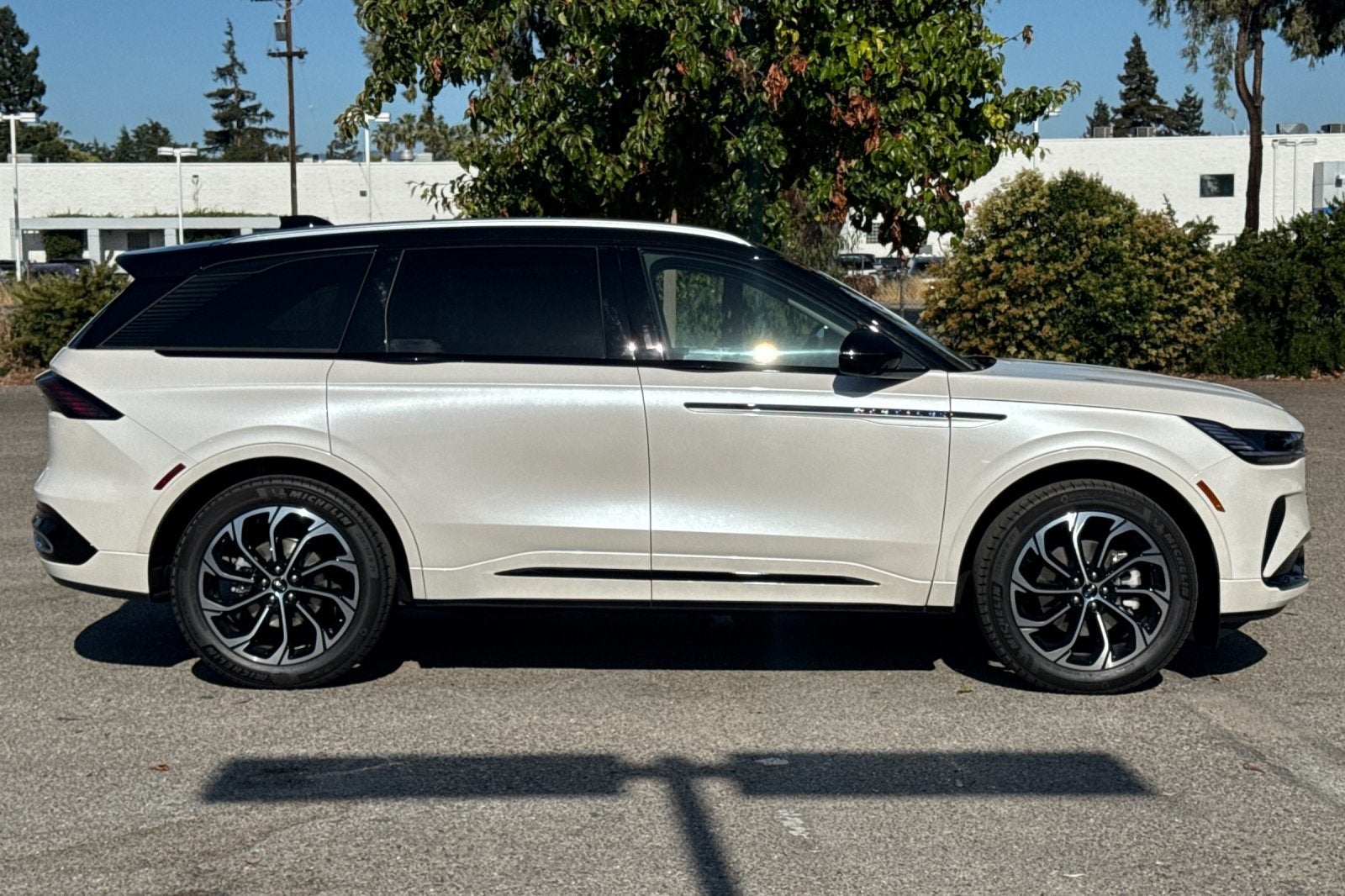 2025 Lincoln Nautilus Reserve