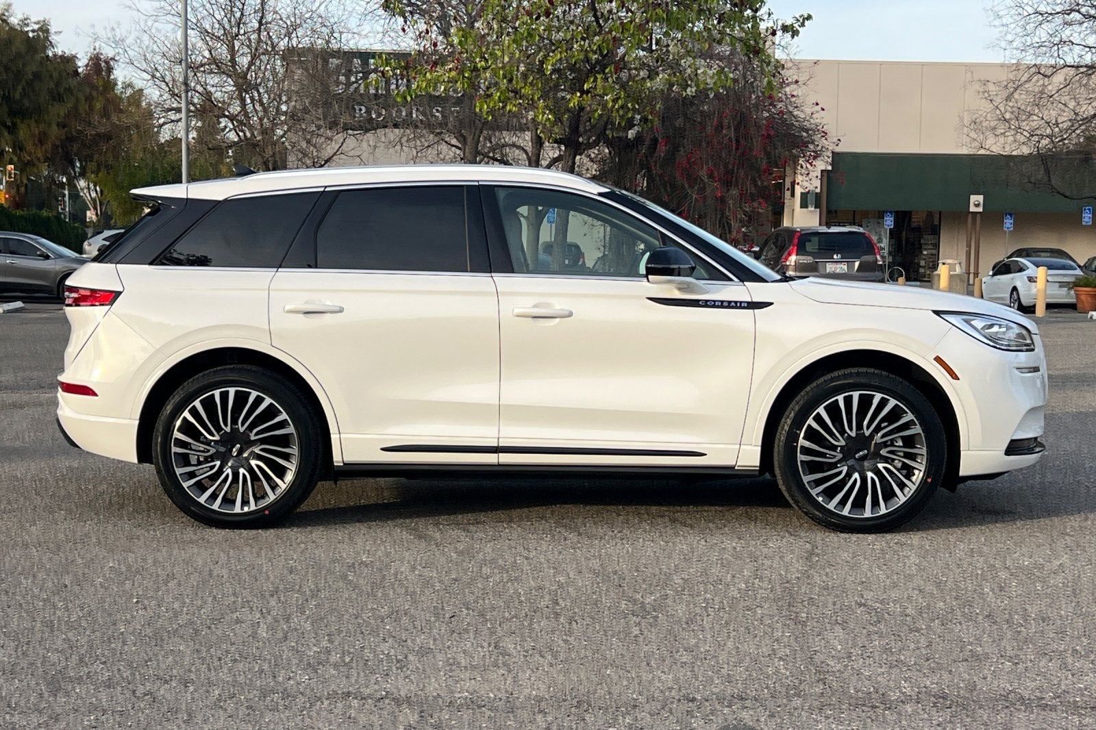 2022 Lincoln Corsair Grand Touring Equipment Group 300A