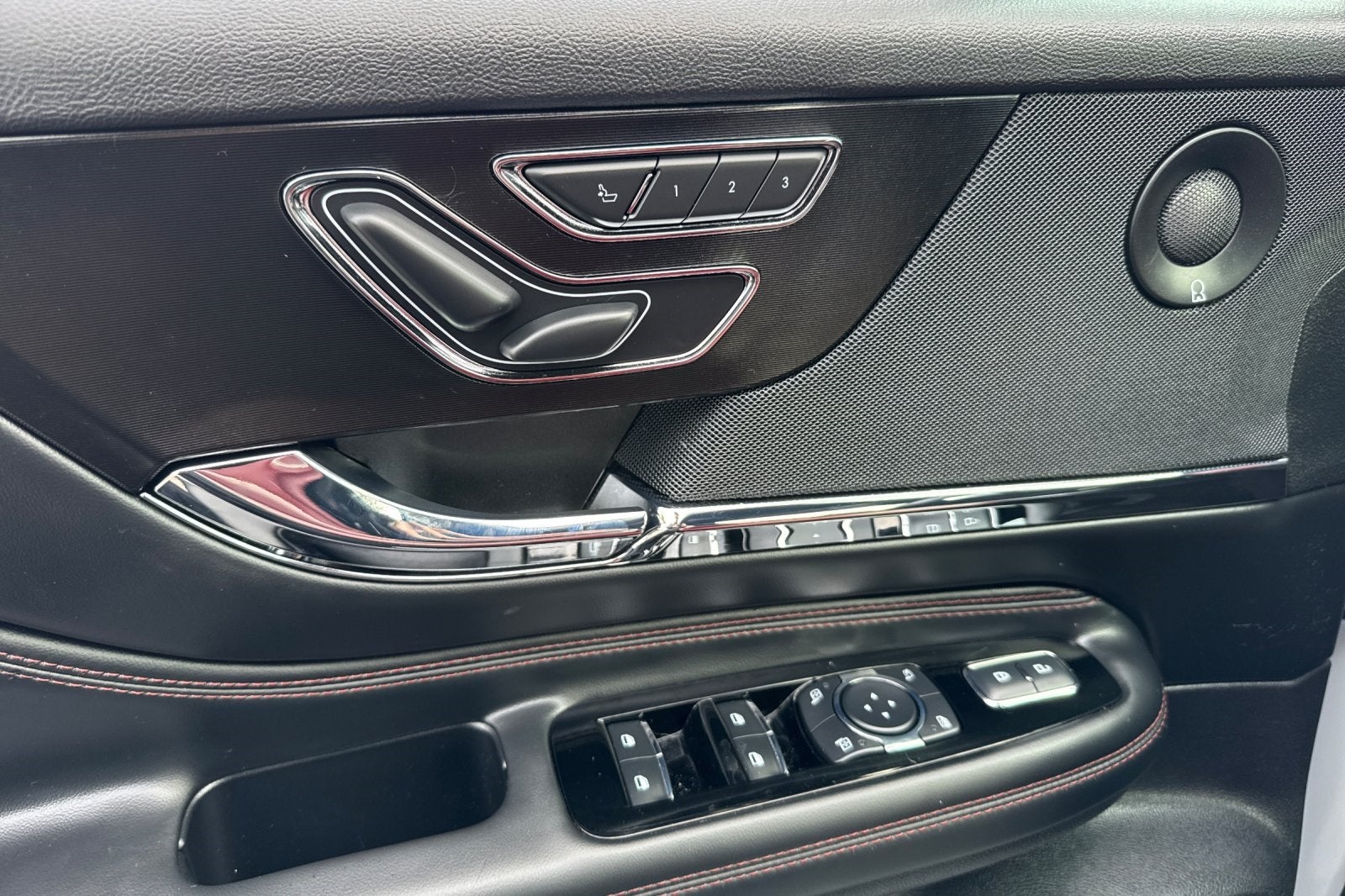 2025 Lincoln Corsair Plug-In Hybrid Grand Touring Equipment Group 302A