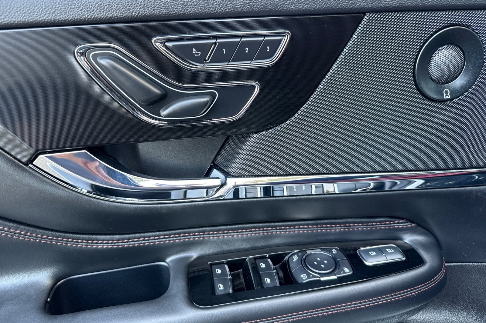 2025 Lincoln Corsair Plug-In Hybrid Grand Touring Equipment Group 302A