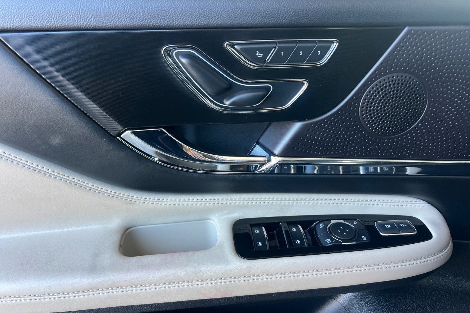 2025 Lincoln Corsair Plug-In Hybrid Grand Touring Equipment Group 301A