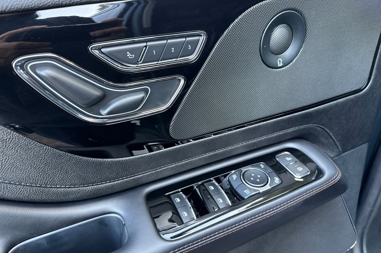 2023 Lincoln Aviator Plug-In Hybrid Grand Touring Equipment Group 301A